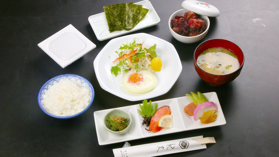 【朝食付き】割烹旅館の和朝食で美味しい朝♪